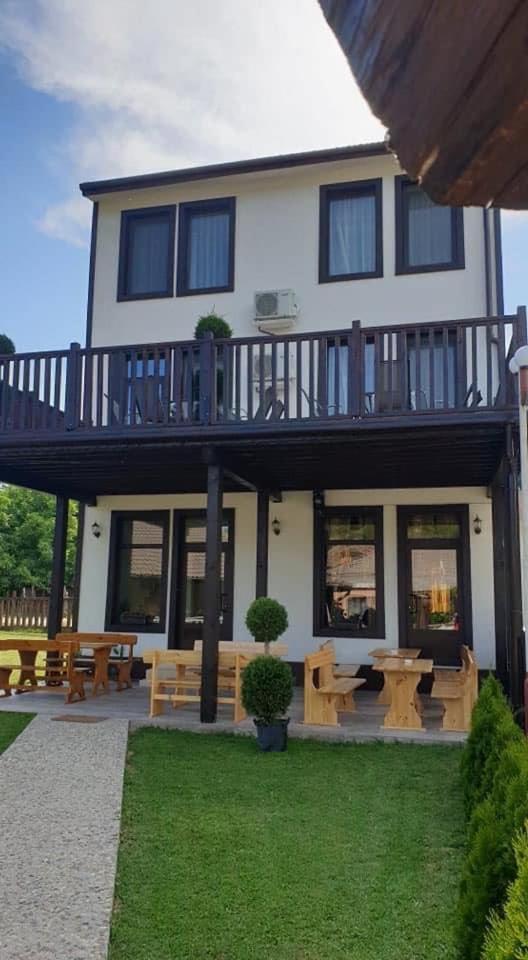 Бялата Къща Hotel Kirkovo  Ngoại thất bức ảnh